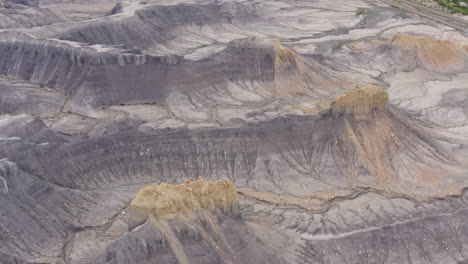 Vista-Aérea-De-Los-Monumentos-Del-Lugar-Seco-De-Utah,-Estados-Unidos.