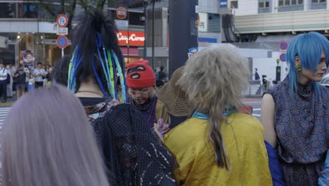 Fashion-Photoshoot-on-Busy-Shibuya-Pedestrian-Crossing,-Tokyo-Japan