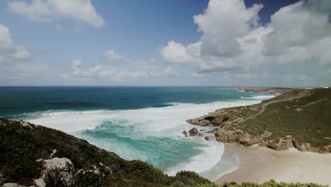 Wunderschöne-Aussicht-Auf-Eine-Sonnige-Küste-In-Portugal