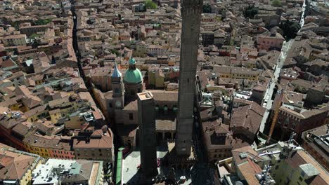 Bologna,-Italien,-Rückblick-Auf-Die-Türme-Der-Stadt