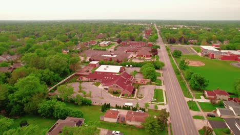 From-an-aerial-view,-the-residential-district-of-Arlington-Heights-in-Illinois,-USA,-exemplifies-the-tranquility-of-suburban-life-and-the-essence-of-communal-living