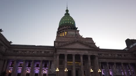 Paisaje-Urbano-Del-Horizonte-De-La-Puesta-De-Sol-De-La-Ciudad-De-Buenos-Aires-Sobre-El-Congreso,-Argentina