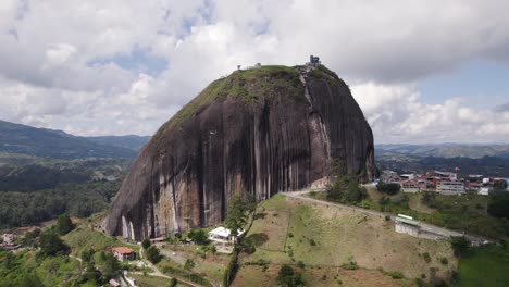 Aerial-establishing-shot-showing-rock-of-Guatapé-in-Colombia