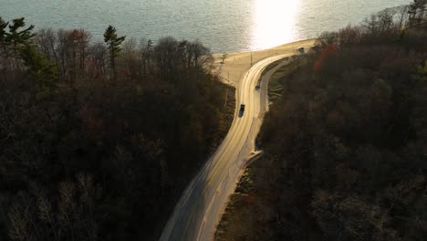 Camera-tilt-to-approaching-vehicle