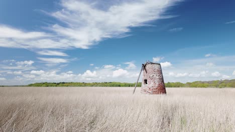 Walberswick-derelict-drainage-windmill,-Westwood-marshes-landmark