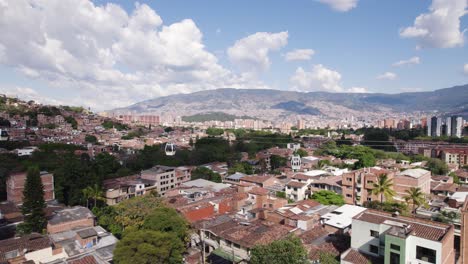 Metrocable-ropeway-over-urban-slum-district-in-Medellin-Town,-Colombia