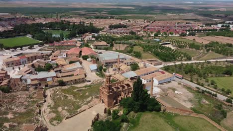 Old-belchite-town-in-zaragoza,-spain-on-a-sunny-day,-aerial-view