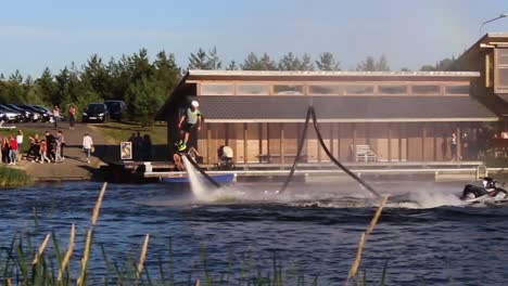 Freizeit-Wassersportaktivitäten-In-Der-Lagune