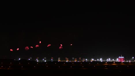 Manama,-Bahrein---16-De-Diciembre:-Fuegos-Artificiales-Exhibidos-En-El-Circuito-Internacional-De-Bahrein-Con-Motivo-Del-Día-Nacional-De-Bahrein