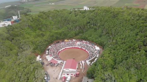 Vista-Aérea-De-La-Plaza-De-Toros-De-La-Isla-Graciosa-En-Azores