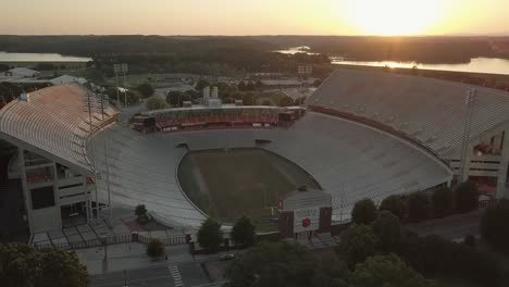 Estadio-De-Fútbol-De-La-Universidad-Clemson-Al-Atardecer