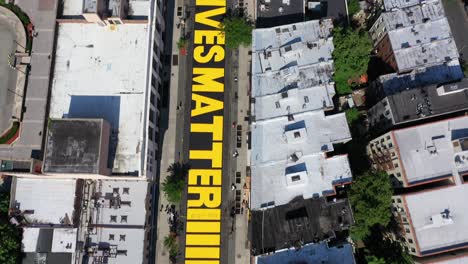 Un-Disparo-De-Dron-Sobre-El-Mural-Black-Lives-Matter