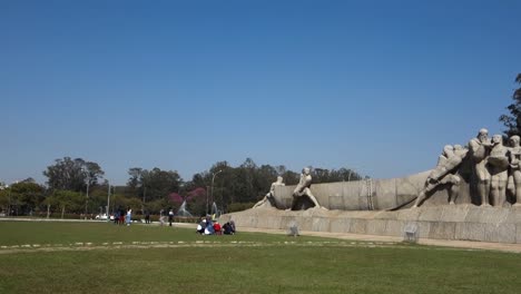 Monumento-A-Las-Banderas-Ubicado-En-El-Parque-Ibirapuera