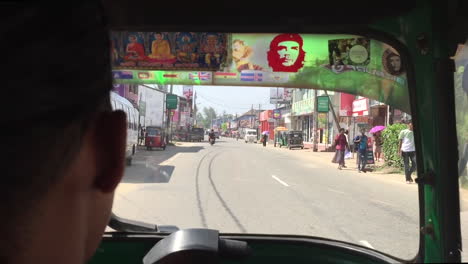 Tuktuk-Fahrt-In-Der-Stadt-Sri-Lanka