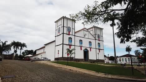 A-bottom-to-top-panning-shot-of-a-famous-historic-church-building-in-Pirenopolis,-Brazil