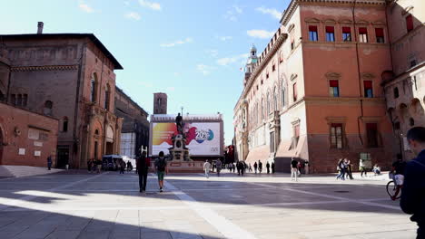 Vista-De-Piazza-Nettuno-En-El-Centro-De-La-Ciudad-De-Bolonia.