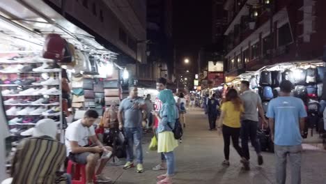 Famoso-Mercado-Nocturno-En-La-Calle-Petal-Caminando-Por-Un-Puesto-De-Comida-En-El-Centro-De-La-Ciudad
