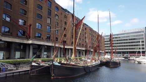 St.-Katherine&#39;s-Dock-Tower-Hamlets,-London,-England,-1.-Juli-2019