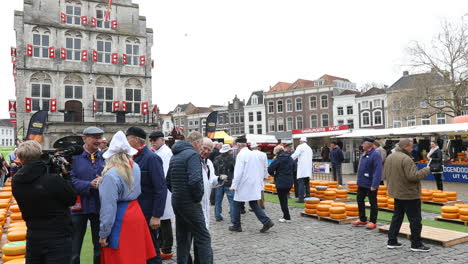 Productos-Lácteos-Tradicionales-Holandeses-De-Gouda.