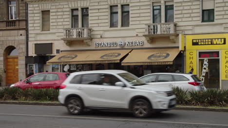 Budapest,-Hungría-02-De-Septiembre-De-2022:-El-Restaurante-Kebab-De-Estambul-Está-Situado-En-Rákóczi-T,-Budapest