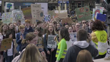 Glasgower-Jugend-Klima-Streik-Am-George-Square