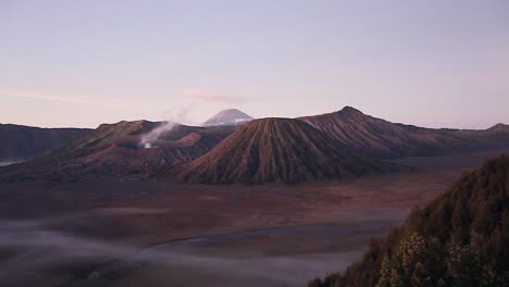 Vista-Matutina-Del-Monte-Bromo,-Java-Oriental