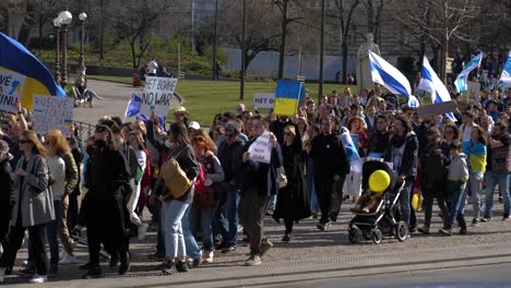 Tausende-Russen-Protestieren-In-Prag-Gegen-Den-Krieg-In-Der-Ukraine