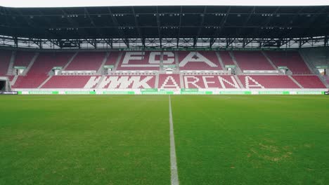 Luftaufnahme-Vom-Leeren-Spielfeld-Im-WWK-Arena-Stadion,-Heimat-Des-FC-Augsburg