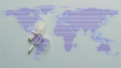 Animación-De-Tabletas-Y-Procesamiento-De-Datos-Sobre-Un-Mapa-Mundial-Morado-Sobre-Fondo-Gris