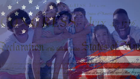 Animation-Der-Flagge-Der-USA-über-Glücklichen,-Unterschiedlichen-Freunden-Am-Strand-Im-Sommer