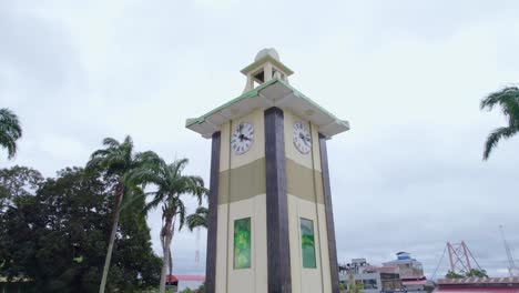 Disfruta-De-Un-Impresionante-Panorama-Del-Monumento-A-La-Madre-En-Puerto-Maldonado