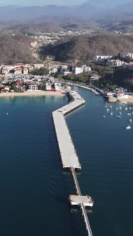 Perspectiva-Aérea-De-Drones-De-La-Bahía-De-Santa-Cruz-En-Oaxaca,-México