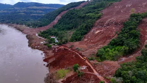 Incidente-Ambiental-Catastrófico,-Edificios-Y-Vegetación-Destruidos