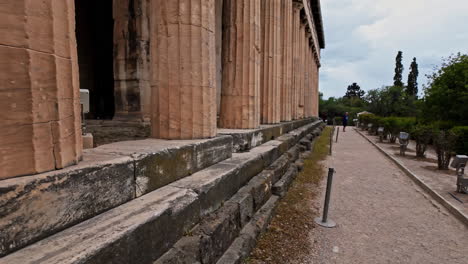 Closeup-of-Temple-of-Hephaestus,-preserved-monument-in-Agora,-marvel-of-Greece