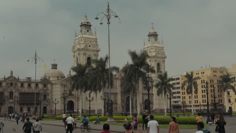 Basilika-Catedral-Im-Historischen-Zentrum-Von-Lima,-Peru