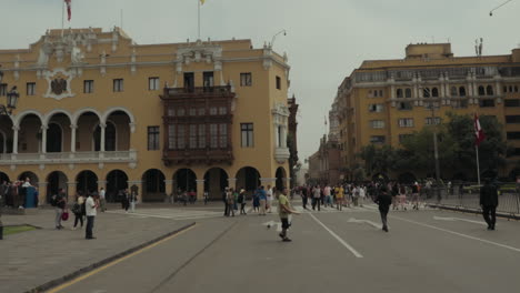 Lima-City-Hall-yellow-building-in-the-historic-center-downtown,-Peru