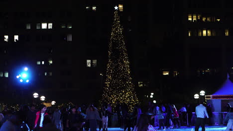 Tiempo-De-Navidad-En-El-Centro-De-Los-Angeles