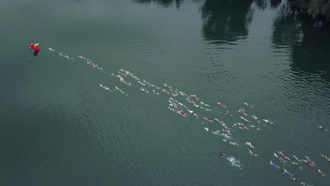 Drohnenberichterstattung-über-Einen-Schwimmwettkampf-In-Österreich