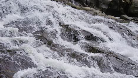 Wasserfall-Goa-Rang-Reng-Auf-Der-Insel-Bali-In-Indonesien