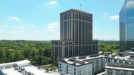 Edificios-De-Oficinas-En-La-Zona-Comercial-De-La-Ciudad-De-Buckhead-En-Atlanta,-Georgia,-EE.UU.