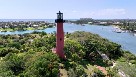 Paso-Aéreo-Por-El-Faro-De-Entrada-De-Júpiter