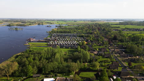 Iconic-Giethoorn-village-in-Netherlands,-aerial-drone-view