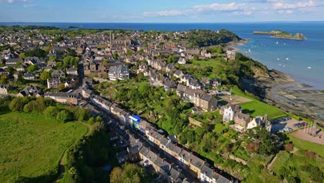 Ciudad-De-Cancale-Y-Su-Costa,-Bretaña-En-Francia