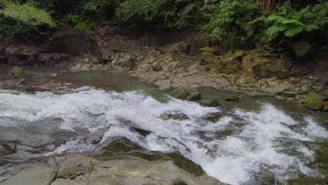 Wasserfall-Goa-Rang-Reng-Auf-Der-Insel-Bali-In-Indonesien
