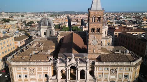 Aerial-Pullback-Reveals-Beautiful-Papal-Basilica-of-Santa-Maria-Maggiore-in-Rome,-Italy