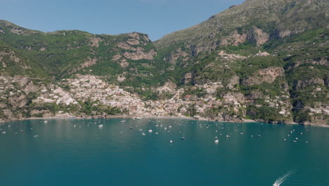 Hermoso-Positano-En-La-Costa-De-Amalfi,-Italia-Vista-Panorámica-De-Drones
