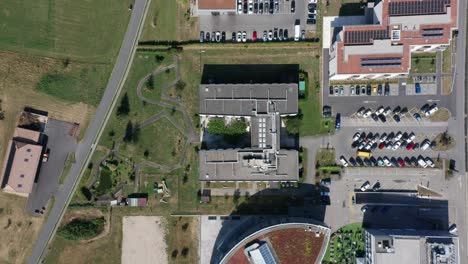 Top-down-view-of-a-large-elderly-care-home-with-a-large-garden