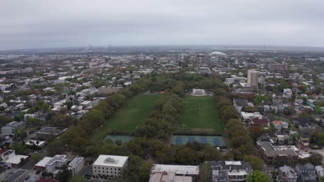 Wide-aerial-panning-shot-of-Forsyth-Park-in-Savannah,-Georgia