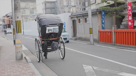 Traditionelle-Japanische-Rikscha,-Japan,-Straßenszenen