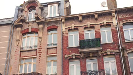 Arquitectura-De-Edificios-Tradicionales-En-Dunkerque,-Francia---Primer-Plano